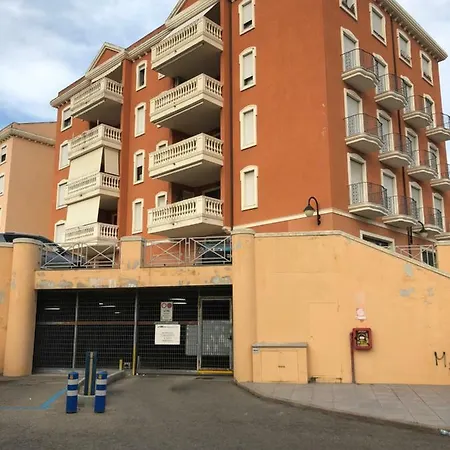 Via Acquedotto N. 66, Le Piramidi *