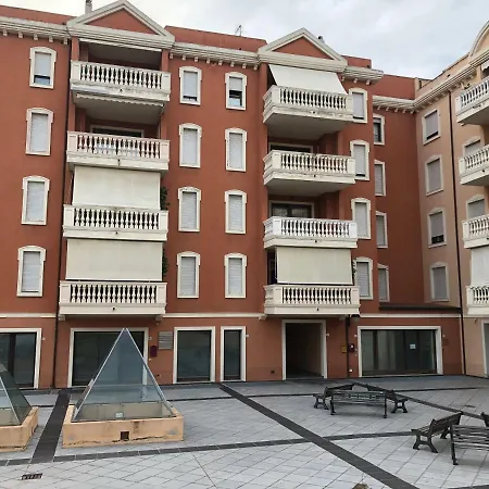 Appartamento Via Acquedotto N. 66, Le Piramidi *